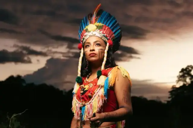 Ikihie, 35 from Suriname