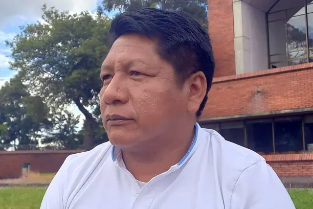 Levy Andoke, 49 from Colombia